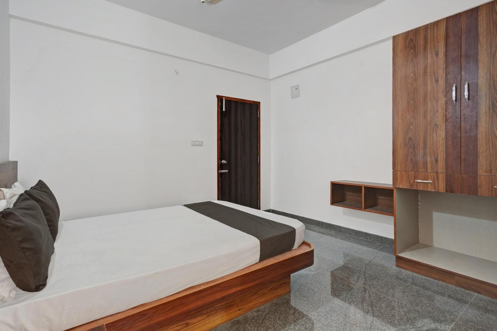 Oyo Hotel Bungalow Inn Lodging & Boarding 벵갈루루 외부 사진