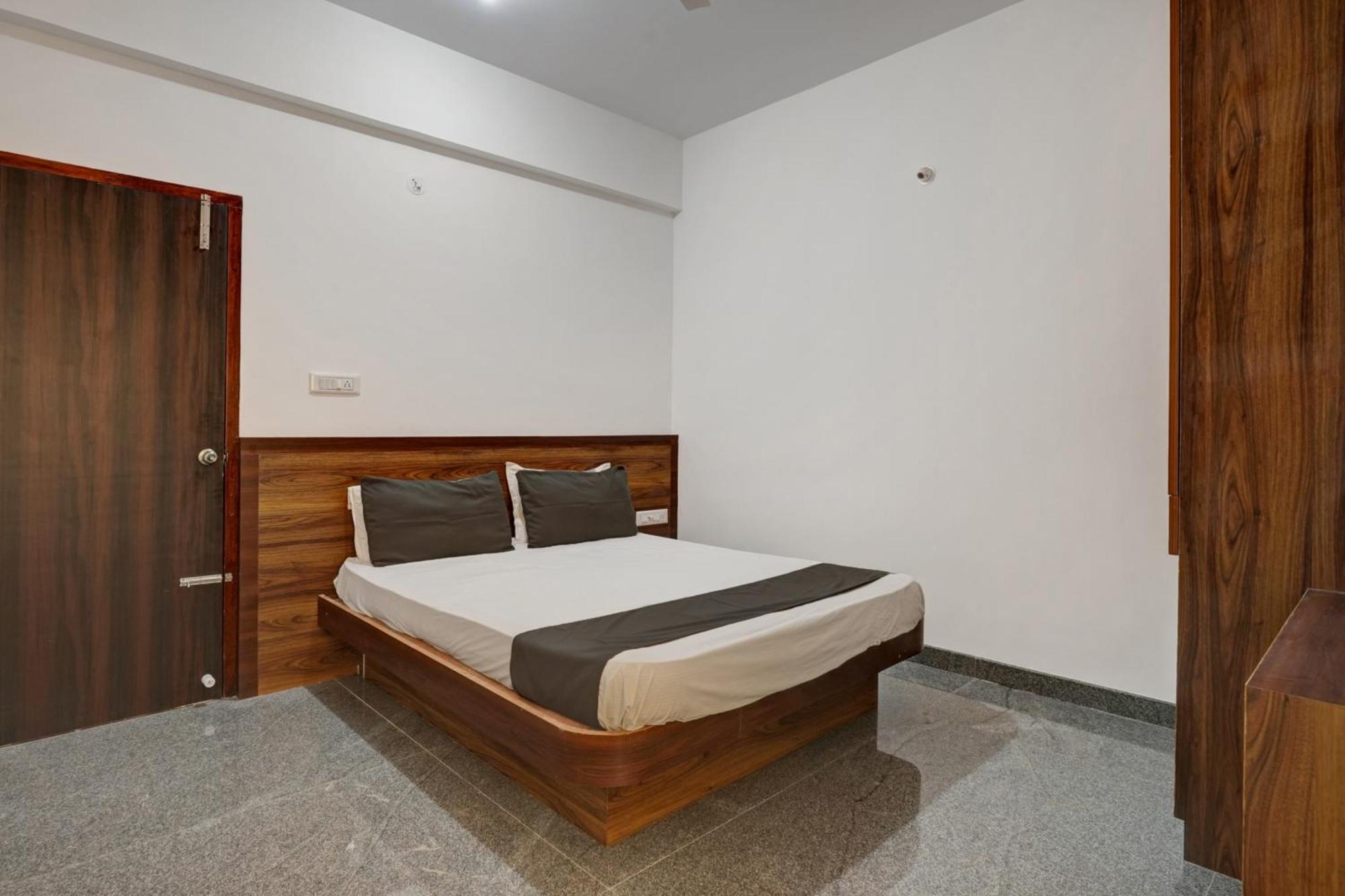 Oyo Hotel Bungalow Inn Lodging & Boarding 벵갈루루 외부 사진