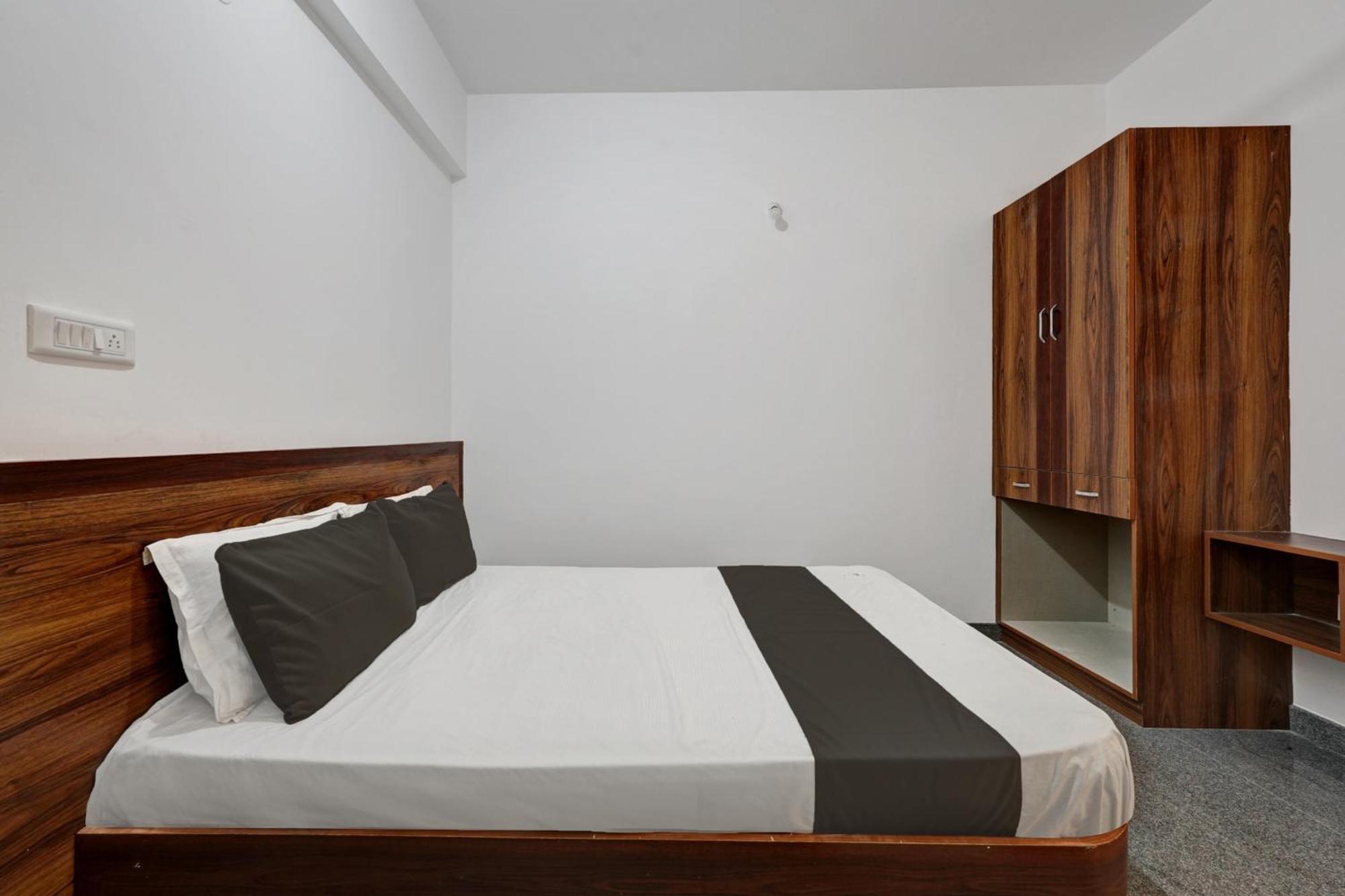 Oyo Hotel Bungalow Inn Lodging & Boarding 벵갈루루 외부 사진