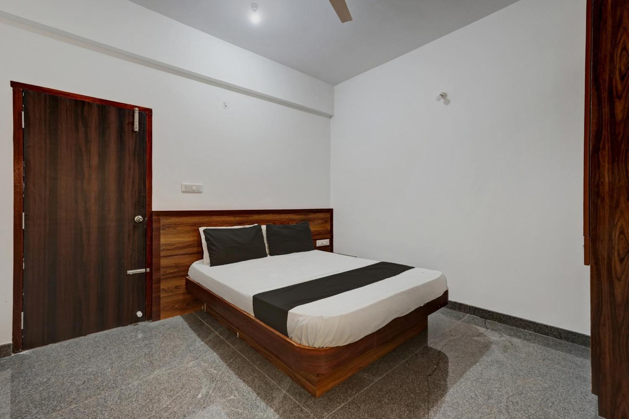 Oyo Hotel Bungalow Inn Lodging & Boarding 벵갈루루 외부 사진