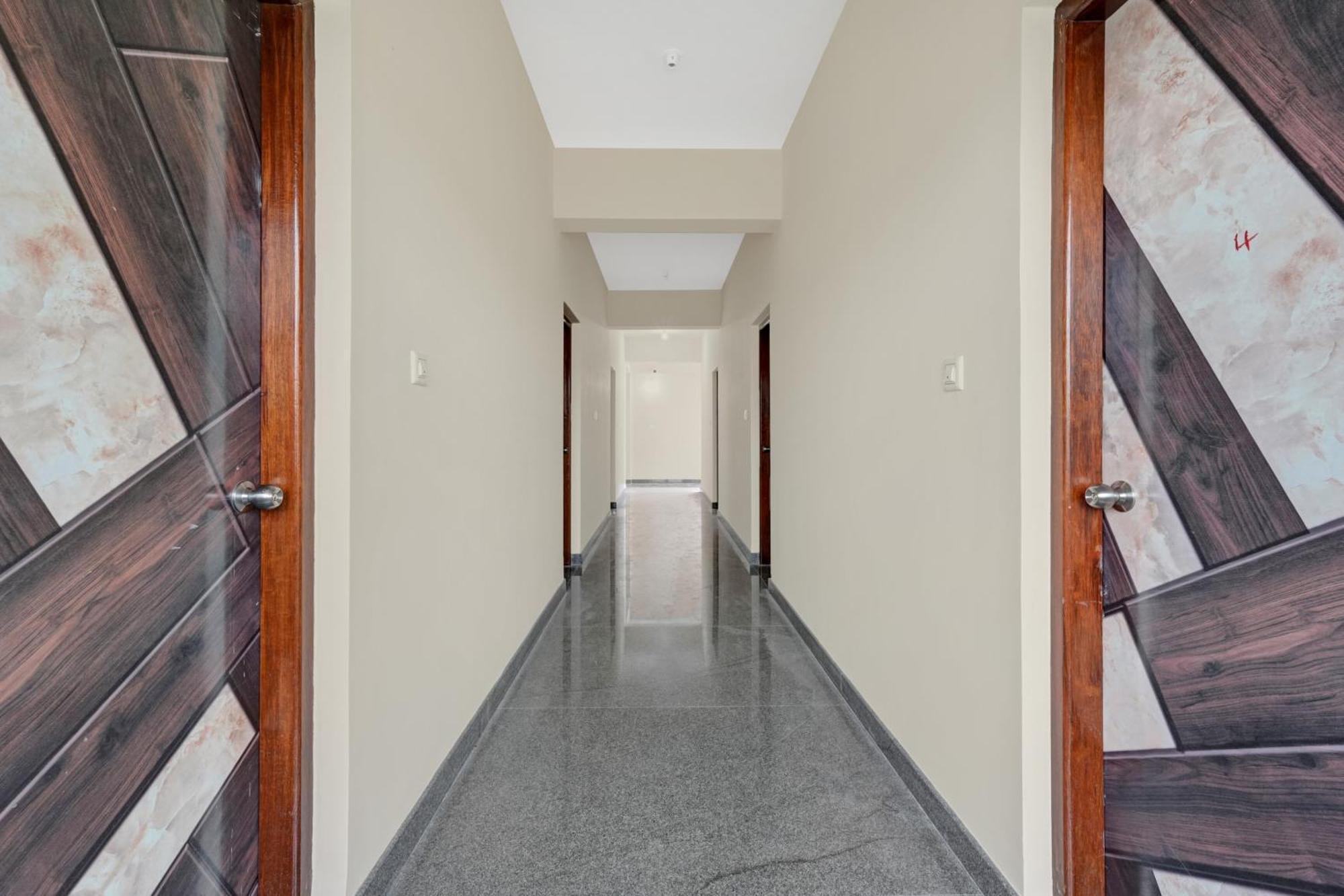 Oyo Hotel Bungalow Inn Lodging & Boarding 벵갈루루 외부 사진